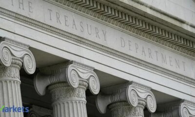 US yields drift higher in low-volume day after CME outage