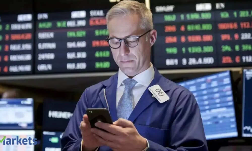 FIIs net sellers of Rs 3,765 crore till November 29, but flows may shift as sentiment turns