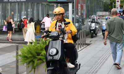 Meituan Posts First Loss in Three Years as Food-Delivery War Rages