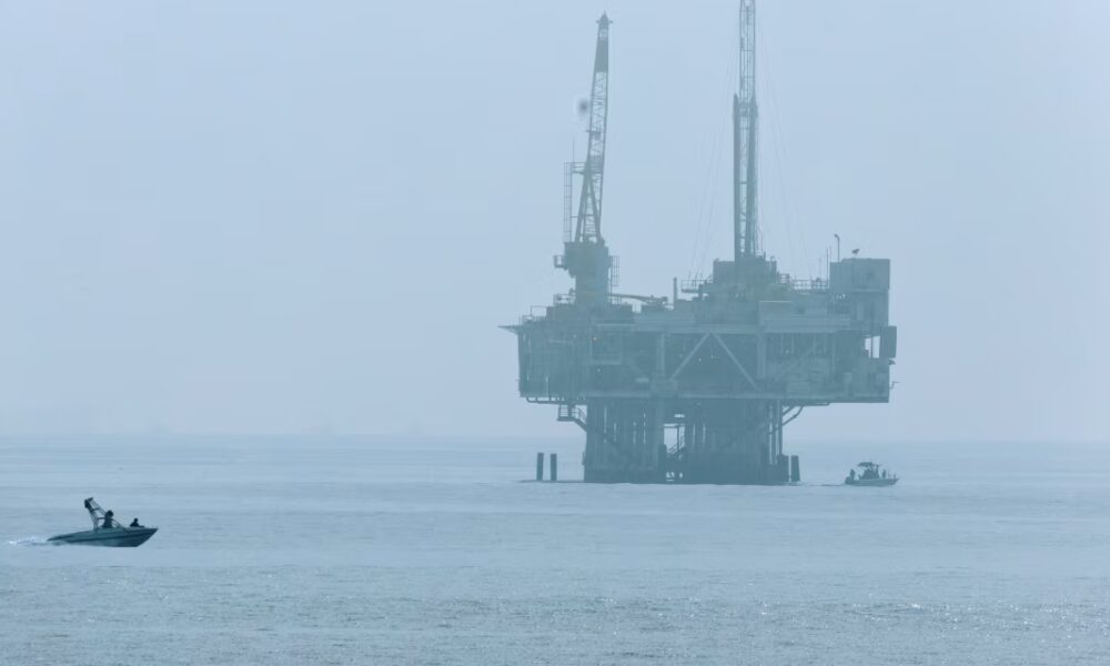 Oil Futures Settle Lower in Slow Black Friday Trade