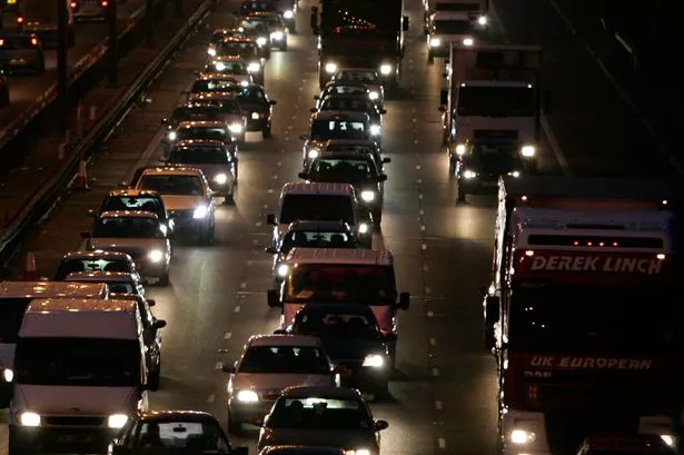 M65 traffic LIVE: Serious crash leaves motorway closed as police issue warning