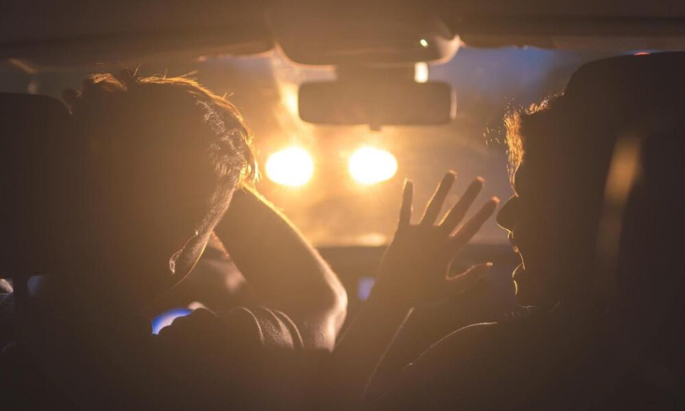 Expert shares 4 steps to tackle dangerous bright headlights