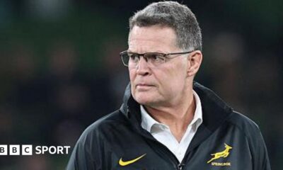 Rassie Erasmus watches South Africa warm up