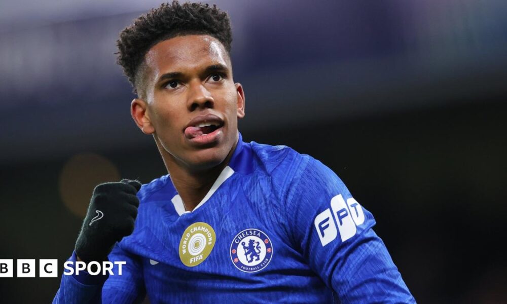 Estevao Willian scores for Chelsea