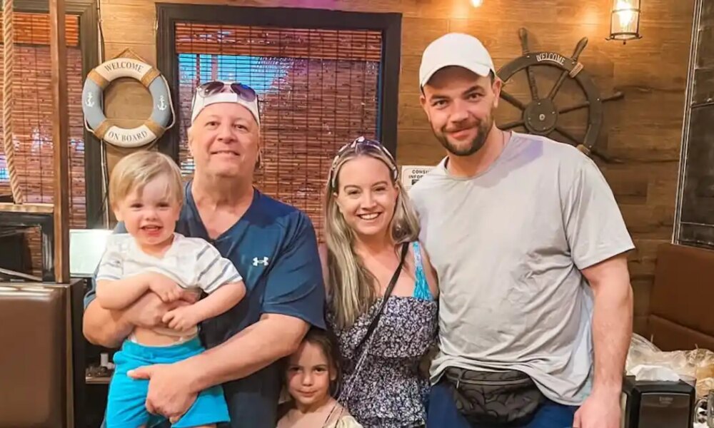 90 Day Fiance's Elizabeth Castravet Reveals Her Dad Died: 'Shattered'