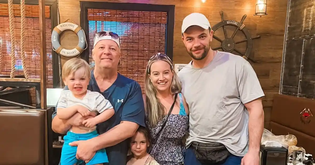 90 Day Fiance's Elizabeth Castravet Reveals Her Dad Died: 'Shattered'