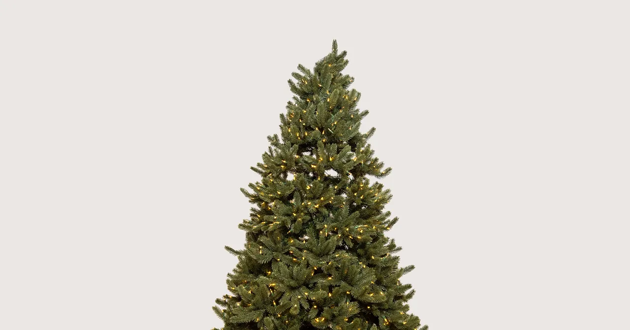 Balsam Hill's Black Friday Sale Is On. Save 40% on the Best Fake Christmas Tree