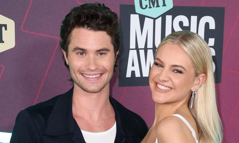 Chase Stokes Leaps To Kelsea Ballerini's Defense