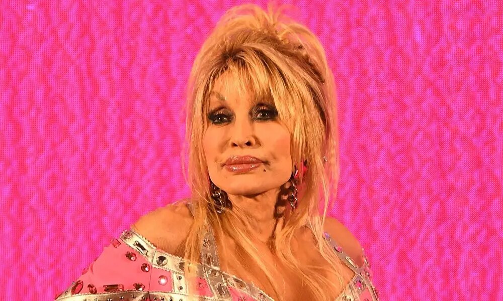 Dolly Parton Fans Get Something To Cheer Amid Health Mystery