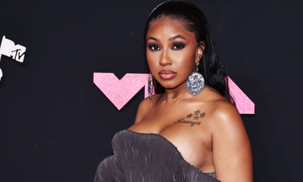 Get It From Her Mama! Yung Miami & Her Mom Bring The Heat As Fans Turn Heads (VIDEO)