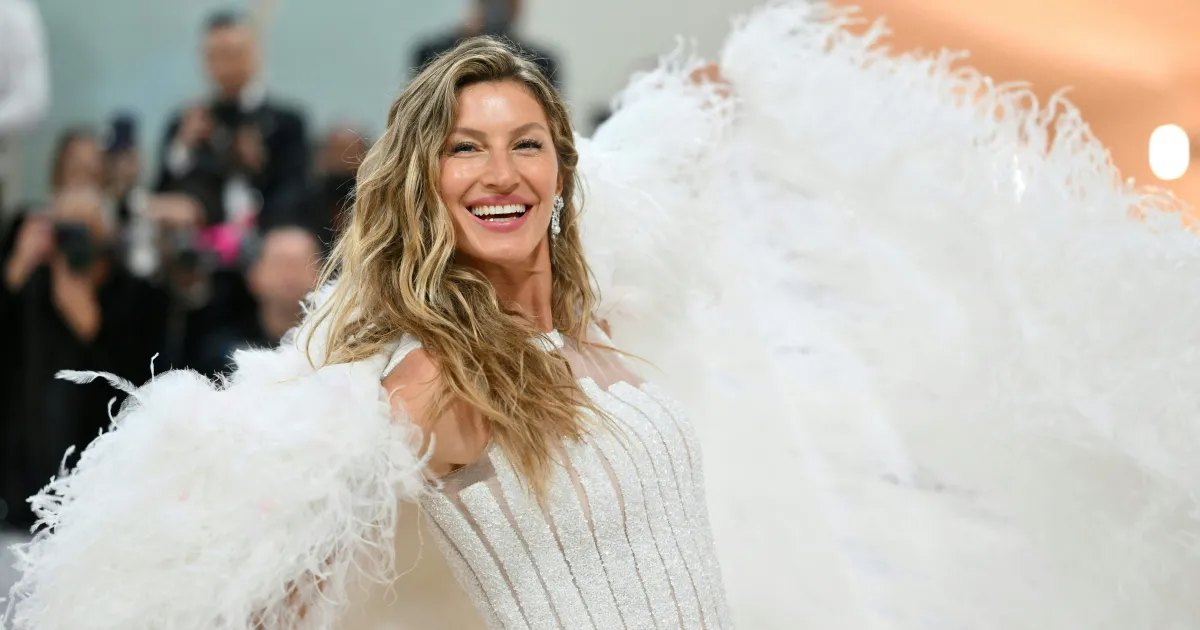 Gisele Bundchen Uses This Hydrating Hair Oil That's Now $27!