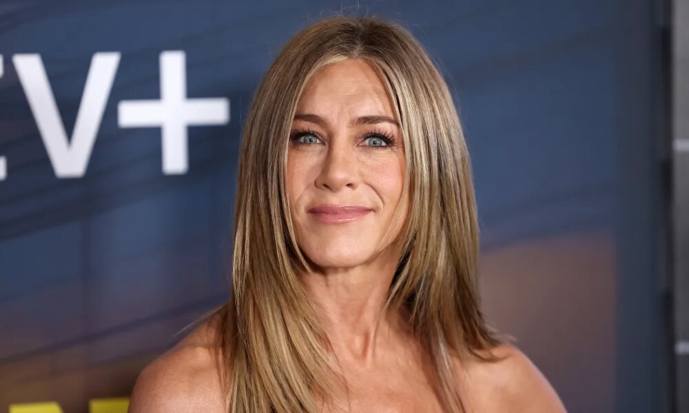 Jennifer Aniston Uses This Face Wand to Fix ‘Puffy’ Under Eyes