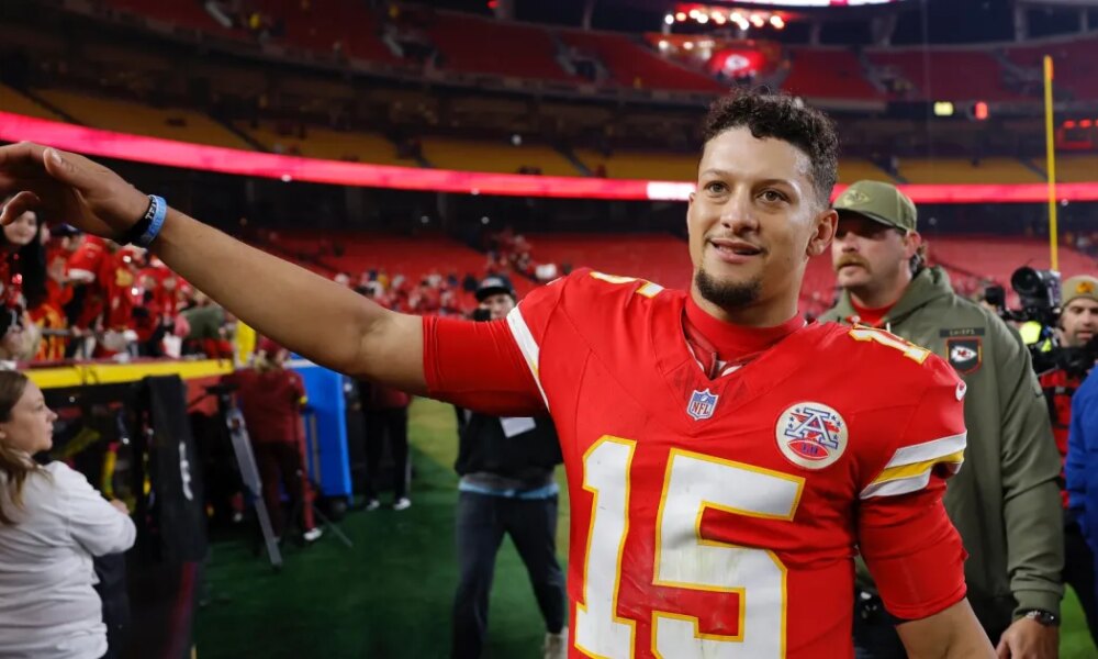 Patrick Mahomes Raises Eyebrows After Putting Ketchup on His Turkey