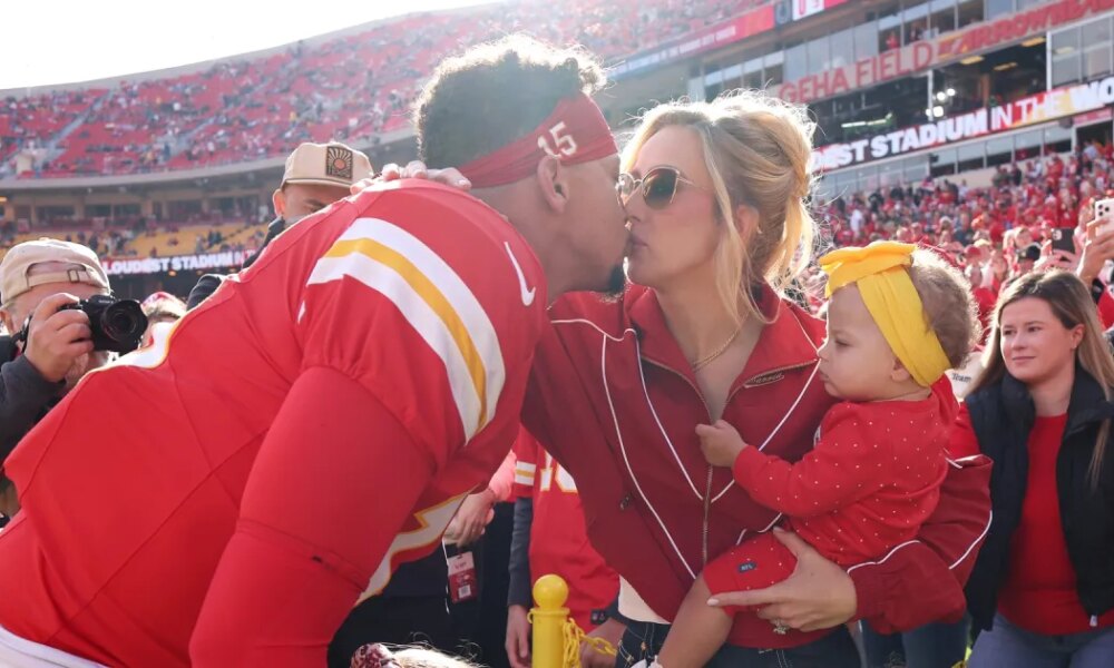Brittany Mahomes Steals the Show With Thanksgiving Chiefs Game Outfit