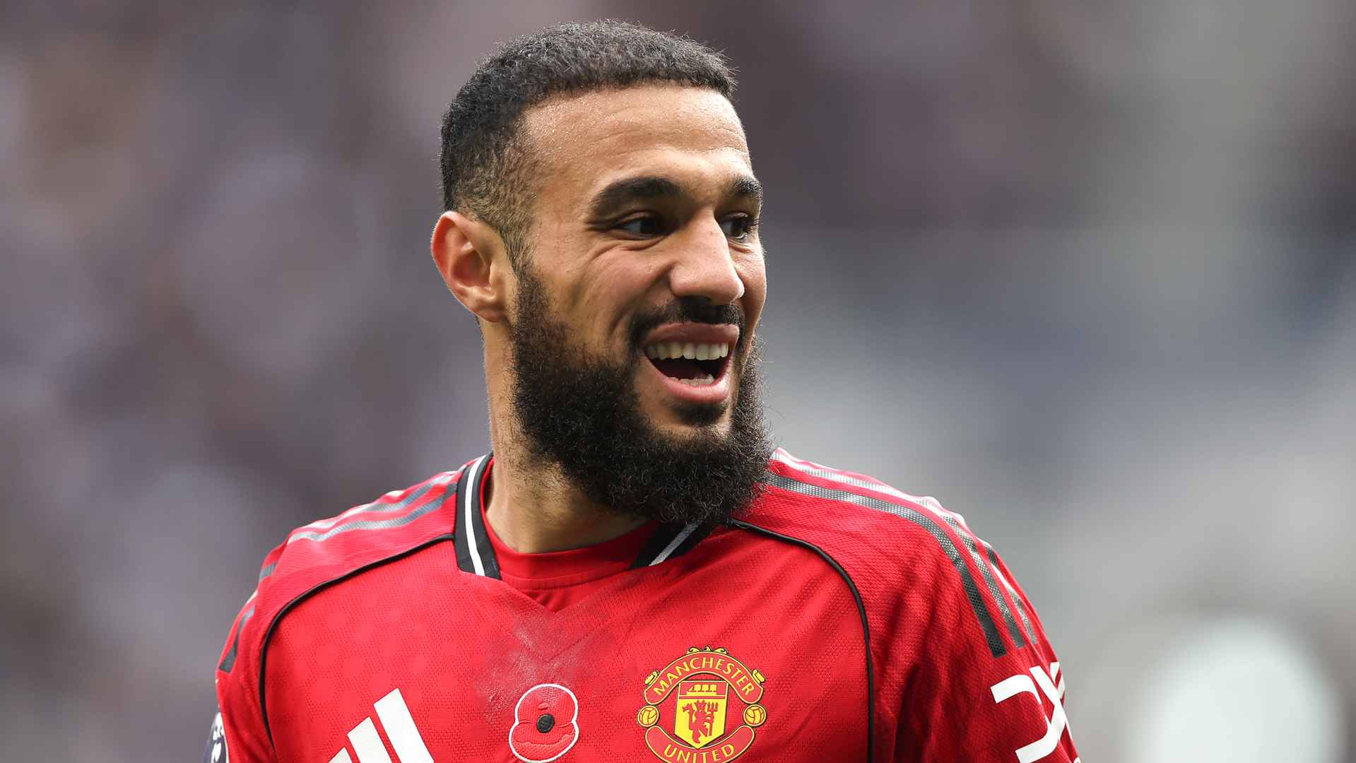 Which position does Mazraoui prefer?