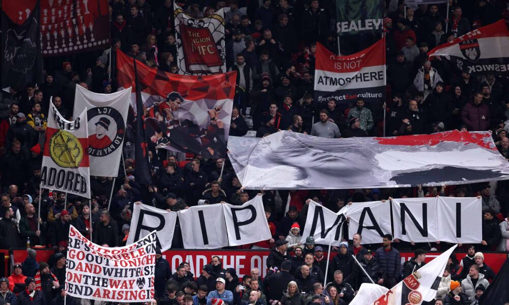 Old Trafford pays tributes