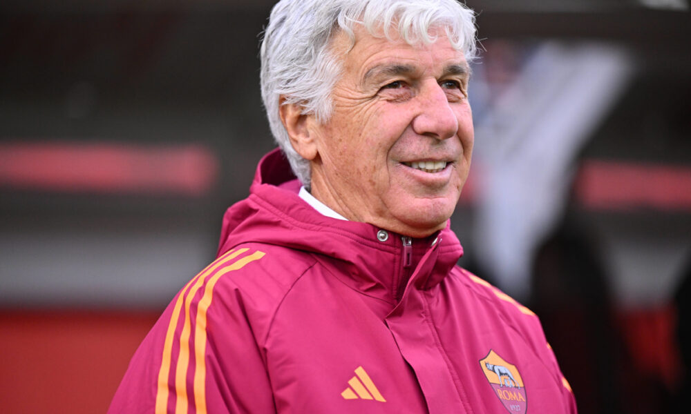 CREMONA, ITALY - NOVEMBER 23: Coach Gian Piero Gasperini of AS Roma reacts during the Serie A match between US Cremonese and AS Roma at Stadio Giovanni Zini on November 23, 2025 in Cremona, Italy. (Photo by Marco M. Mantovani/Getty Images)