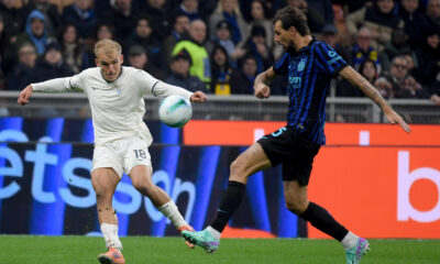 MILAN, ITALY - NOVEMBER 09: Gustav Isaksen of SS Lazio compete for the ball with Francesco Acerbi of Internazioale during the Serie A match between FC Internazionale and SS Lazio at Giuseppe Meazza Stadium on November 09, 2025 in Milan, Italy. (Photo by Marco Rosi - SS Lazio/Getty Images)