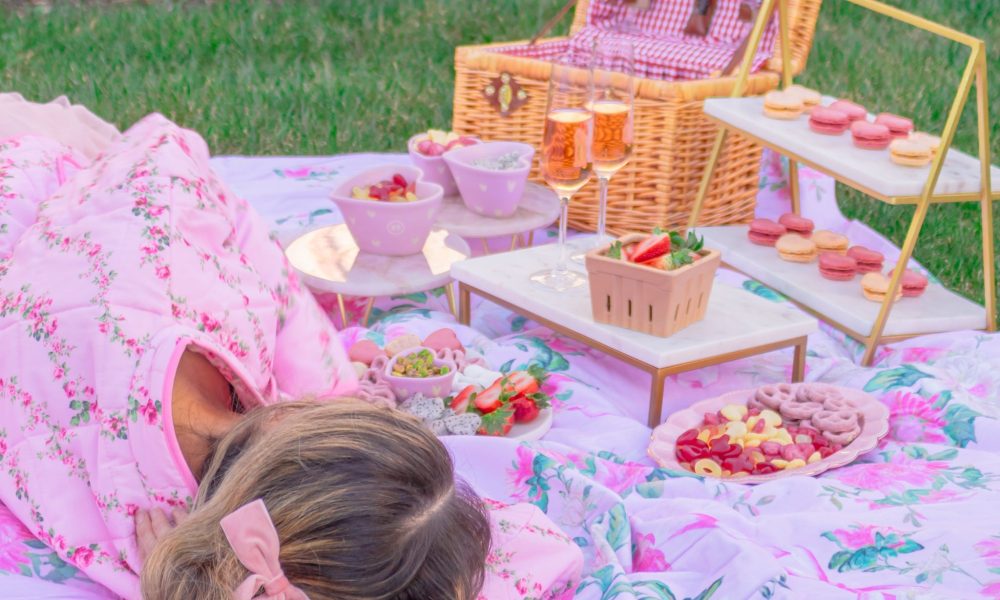 Coquette Picnic | A Romantic Picnic Setup For Two