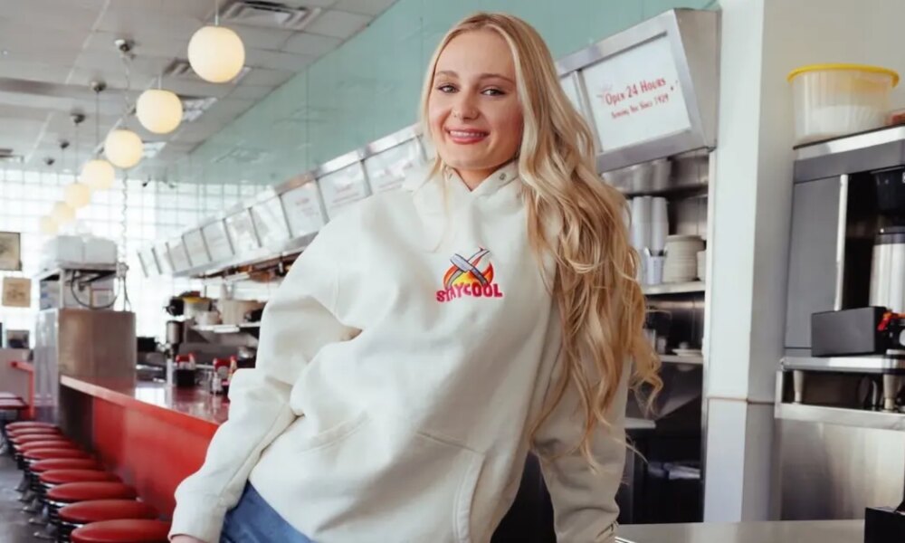 Influencer Tini Younger Announces Loss of 1 of Her Twin Baby Girls