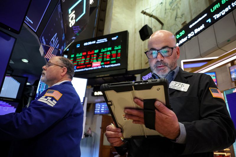 Wall Street turns lower as technology stocks lose steam