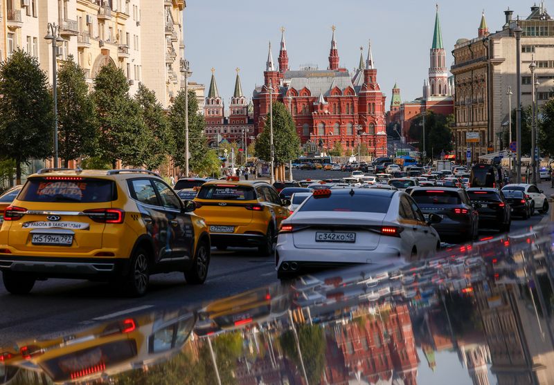 Russia’s car market faces bleak 2026 as scrappage fees drive prices up