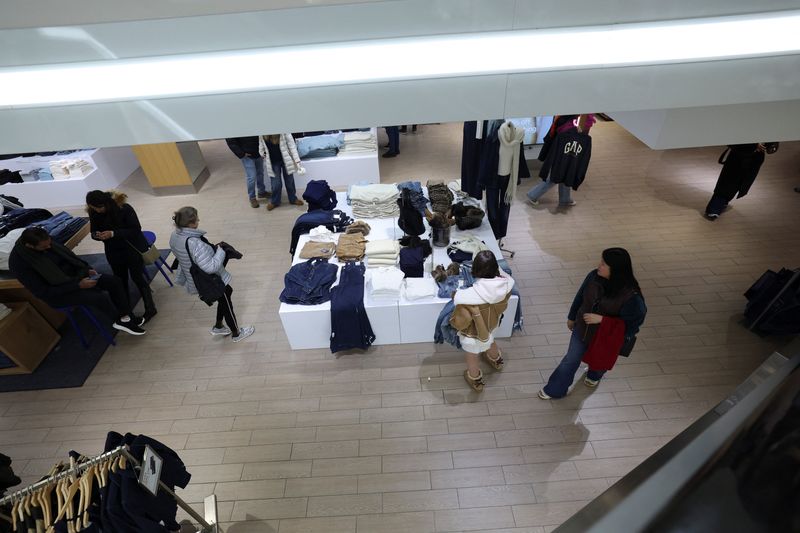 US Thanksgiving online sales expected to rise 6%, Salesforce data shows