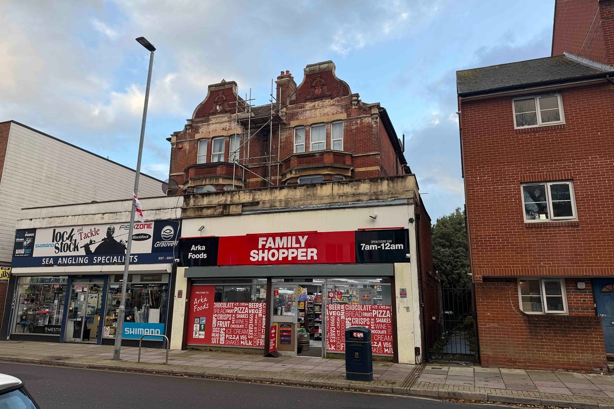 'Commercial investment' arises as property with unit and four flats gets ready to go under the hammer