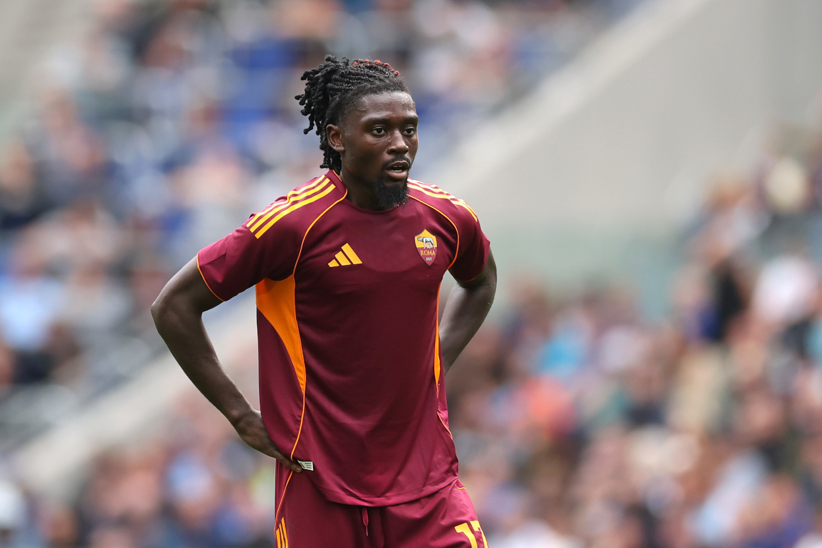 LIVERPOOL, ENGLAND - AUGUST 09: Manu Kone of AS Roma during the pre-season friendly match between Everton and AS Roma at Hill Dickinson Stadium on August 09, 2025 in Liverpool, England. (Photo by Jan Kruger/Getty Images)