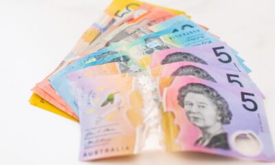 Wages grow at 3.4 per cent, in line with expectations