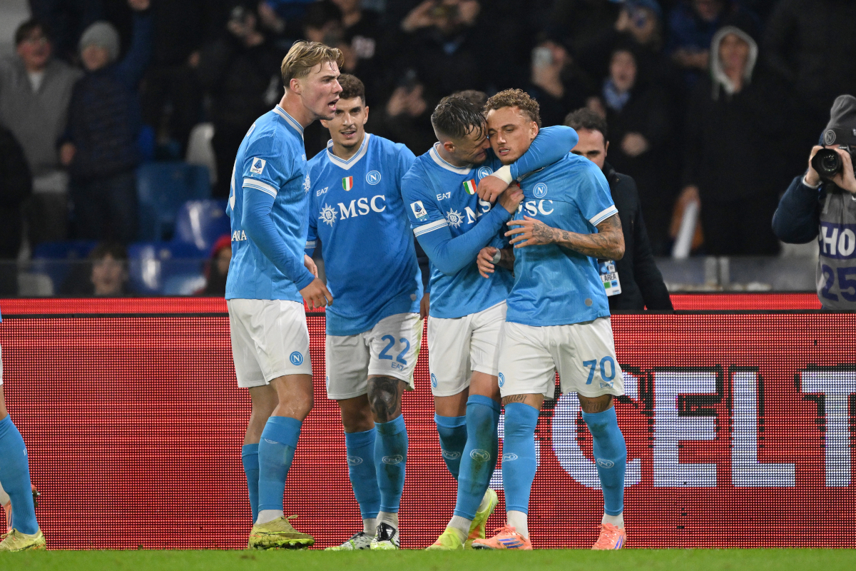 NAPLES, ITALY - NOVEMBER 22: Noa Lang of SSC Napoli celebrates with teammate Sam Beukema after scoring his side
