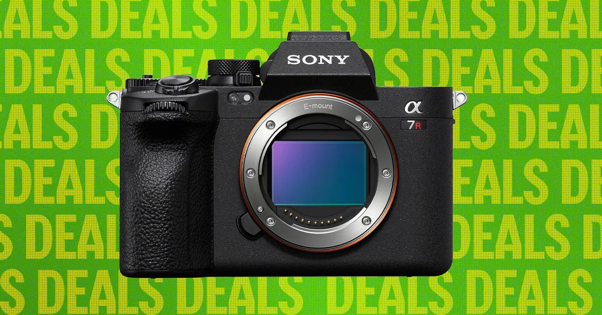 Save $900 on Sony’s Best Mirrorless Camera With This Early Black Friday Deal (2025)