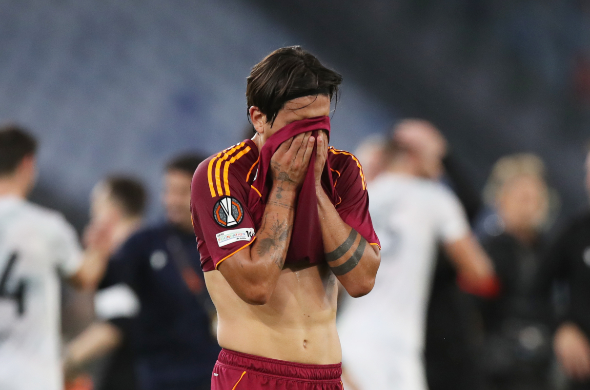 ROME, ITALY - OCTOBER 23: Paulo Dybala of AS Roma looks dejected after the team