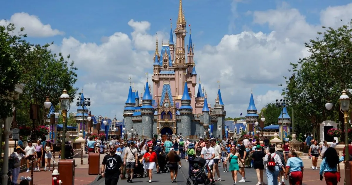 Disney boss tells people to stop doing this one thing at their theme parks | News Tech