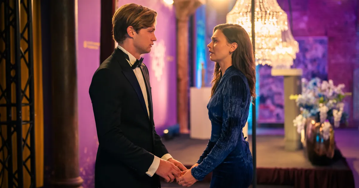 Maxton Hall's Damian Hardung Reveals Taylor Swift Song He Wants in Season 3