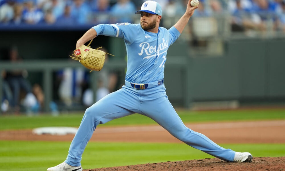 NPB's Chiba Lotte Marines Sign Sam Long