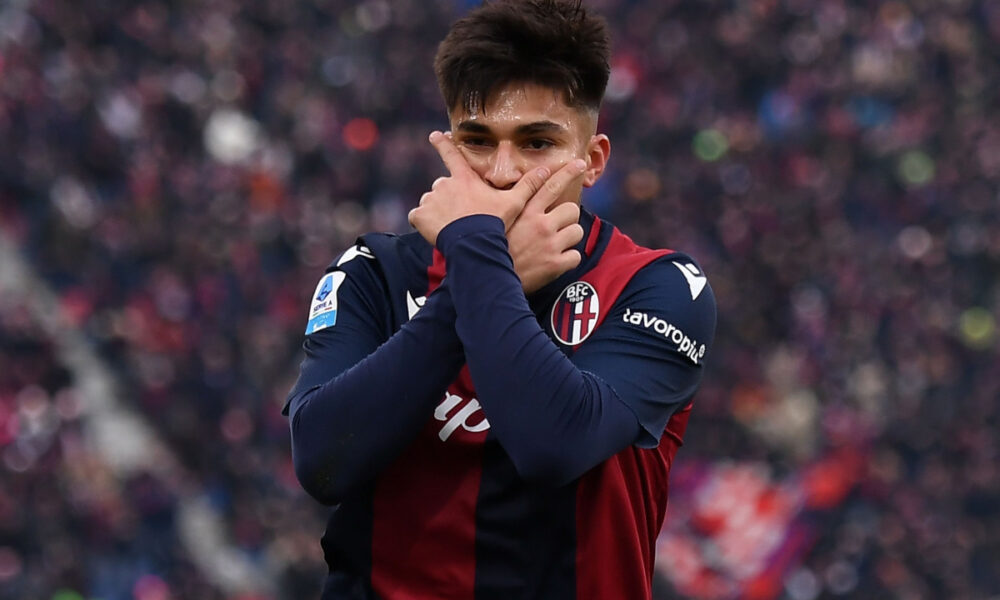 BOLOGNA, ITALY - JANUARY 18: Santiago Castro of Bologna celebrates after scoring the team