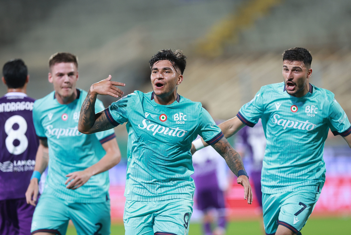 FLORENCE, ITALY - OCTOBER 26: Santiago Castro of Bologna FC 1909 celebrates after scoring a goal during the Serie A match between ACF Fiorentina and Bologna FC 1909 at Artemio Franchi on October 26, 2025 in Florence, Italy. (Photo by Gabriele Maltinti/Getty Images)