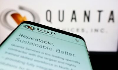 AI Play Quanta Services Stock, Up 47% in 2025, Extends From Cup Buy Point