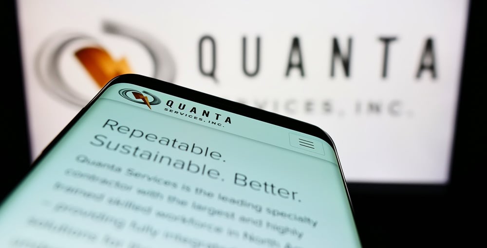 AI Play Quanta Services Stock, Up 47% in 2025, Extends From Cup Buy Point