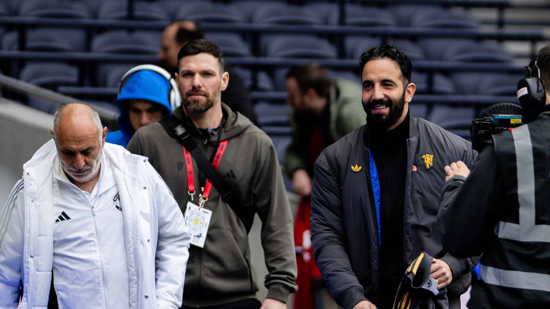 Can Lisandro Martinez play in midfield for Man Utd?