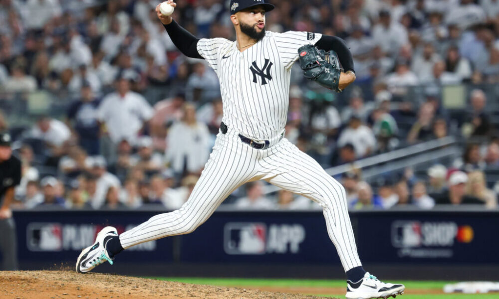 Mets, Tigers, Giants Interested In Devin Williams