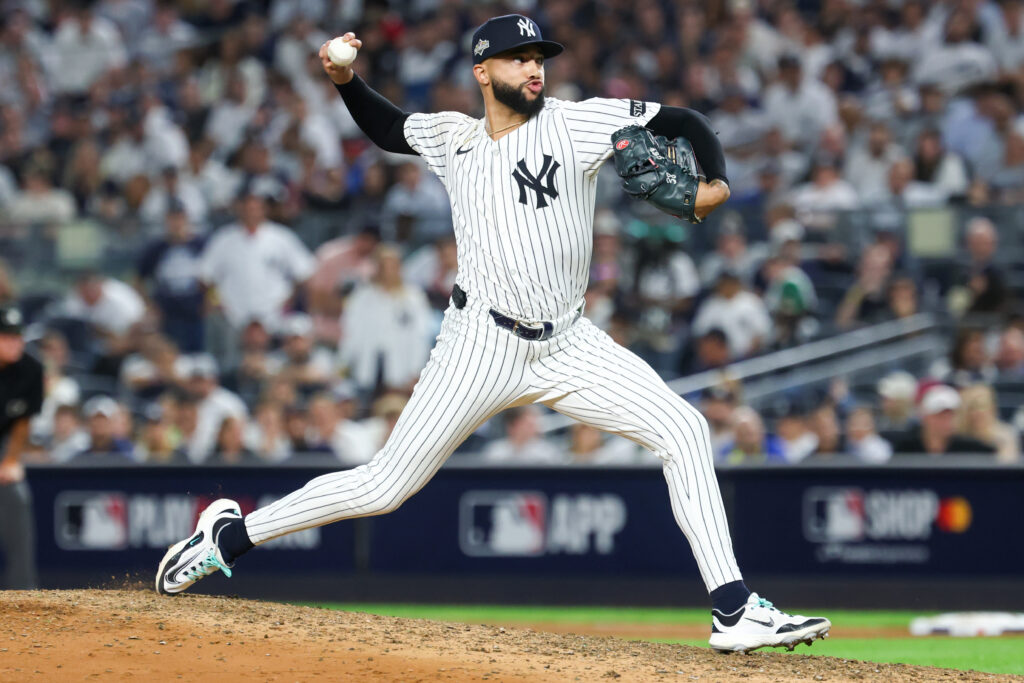 Mets, Tigers, Giants Interested In Devin Williams