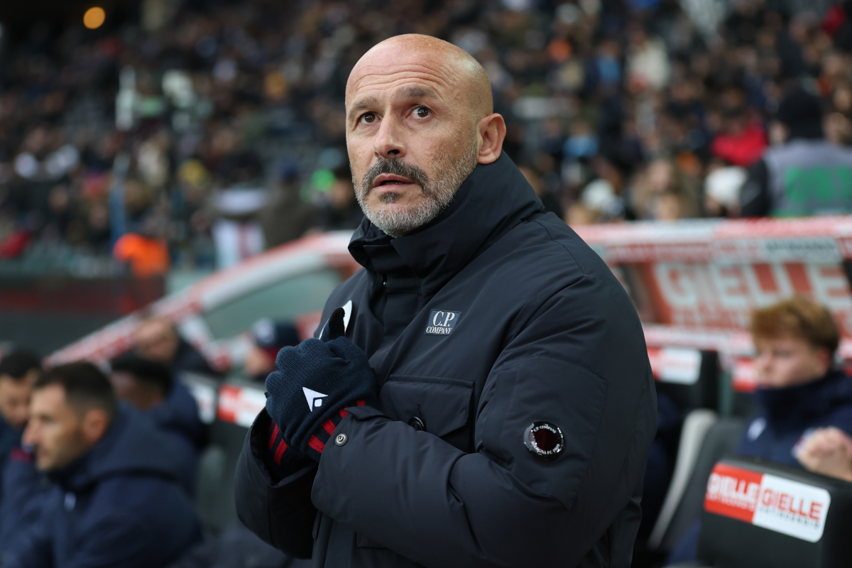 UDINE, ITALY - NOVEMBER 22: Vincenzo Italiano, manager of Bologna, looks on during the Serie A match between Udinese Calcio and Bologna FC 1909 at Stadio Friuli on November 22, 2025 in Udine, Italy. (Photo by Timothy Rogers/Getty Images)