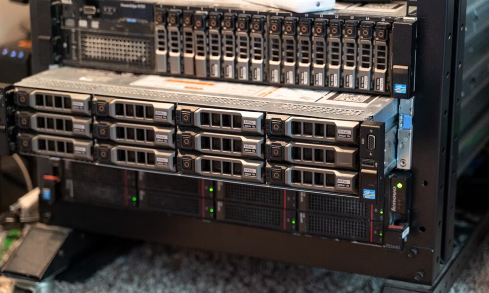 This is the only Linux distro I recommend for self-hosting