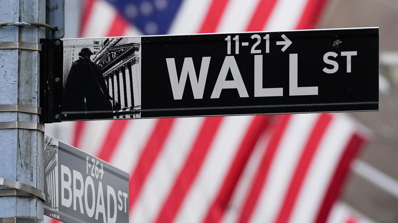 Wall Street edges higher in thin post-holiday trade