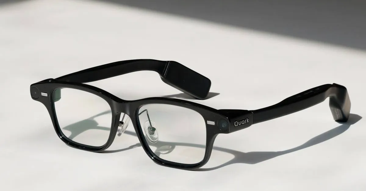 China’s Alibaba giant enters the smart glasses race with removable batteries