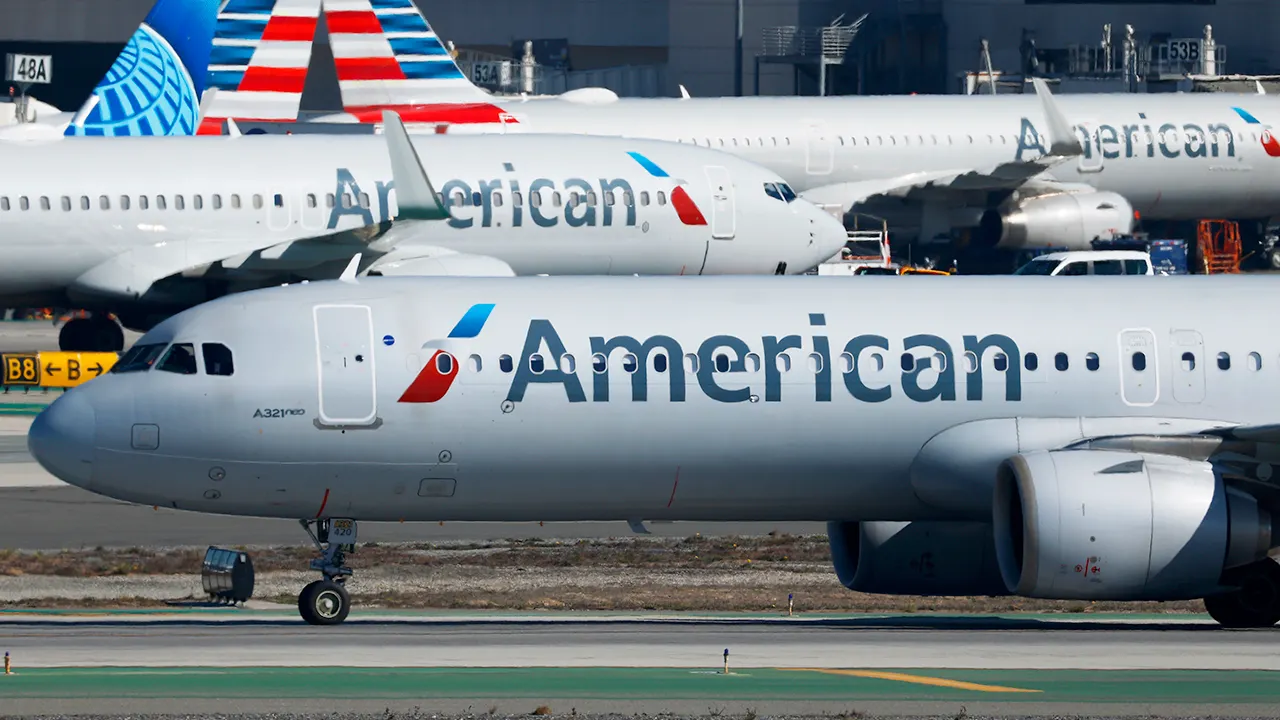 American Airlines plane diverted, 5 hospitalized after mysterious odor reported
