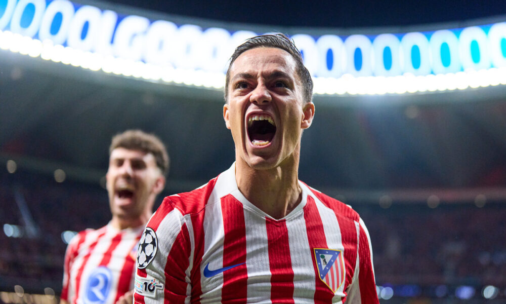 MADRID, SPAIN - SEPTEMBER 30: Italy international Giacomo Raspadori of Atletico de Madrid celebrates scoring his team