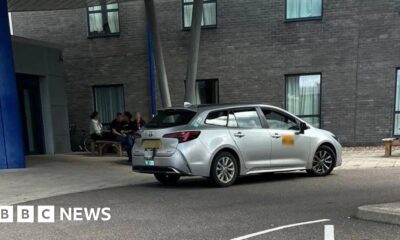 Government to ban asylum seekers from using taxis